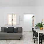 Svl - Sunny And Bright Apartment At Historical Center