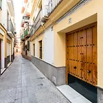 Svl - Sunny And Bright Apartment At Historical Center